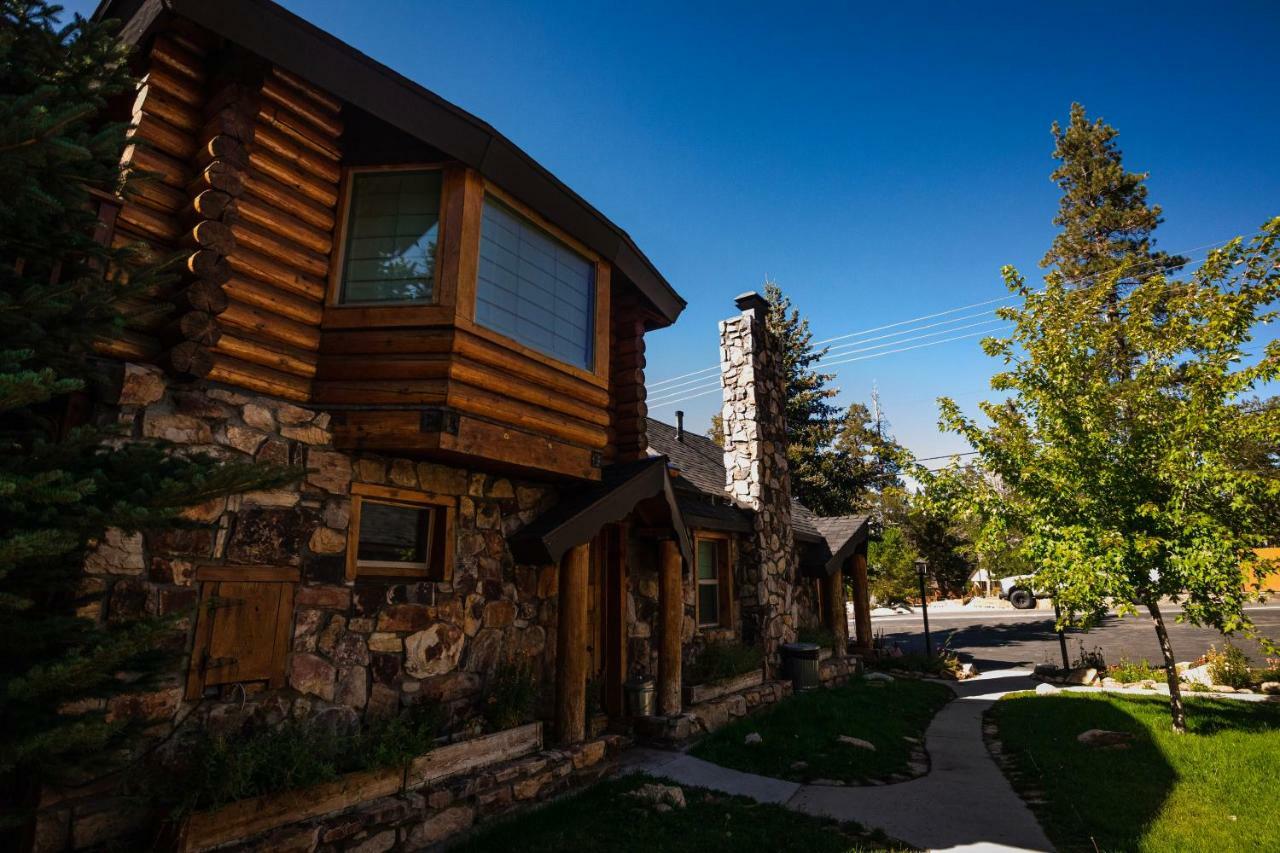 Embers Lodge & Cabins Биг Бэар Лейк Экстерьер фото